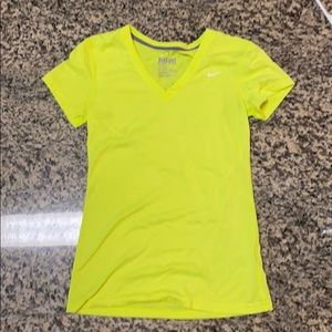 Neon never worn woman’s Nike top